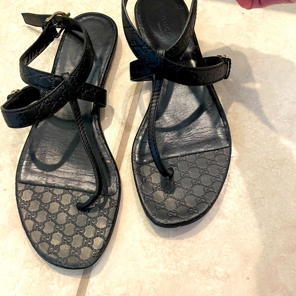 Authentic Gucci monogram sandal.